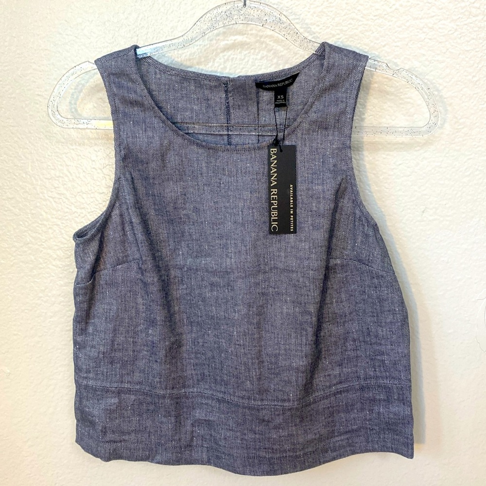 NWT Banana Republic Linen blend, slightly cropped, elegant top, size XS